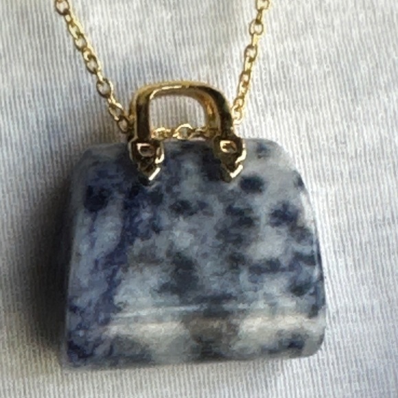 Sodalite carved hand bag pendant Vermeil gold 925 stamped/healing crystals - Picture 2 of 9